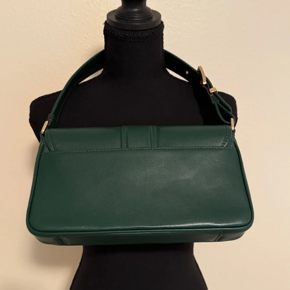 Michael Kors Colby Medium Shoulder Bag in Bosco (Green) - Picture 3 of 11